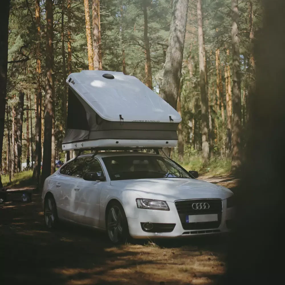 Elvijs Viļevičs @aparaats @nelliakurme James Baroud Space on top of his Audi for family camping