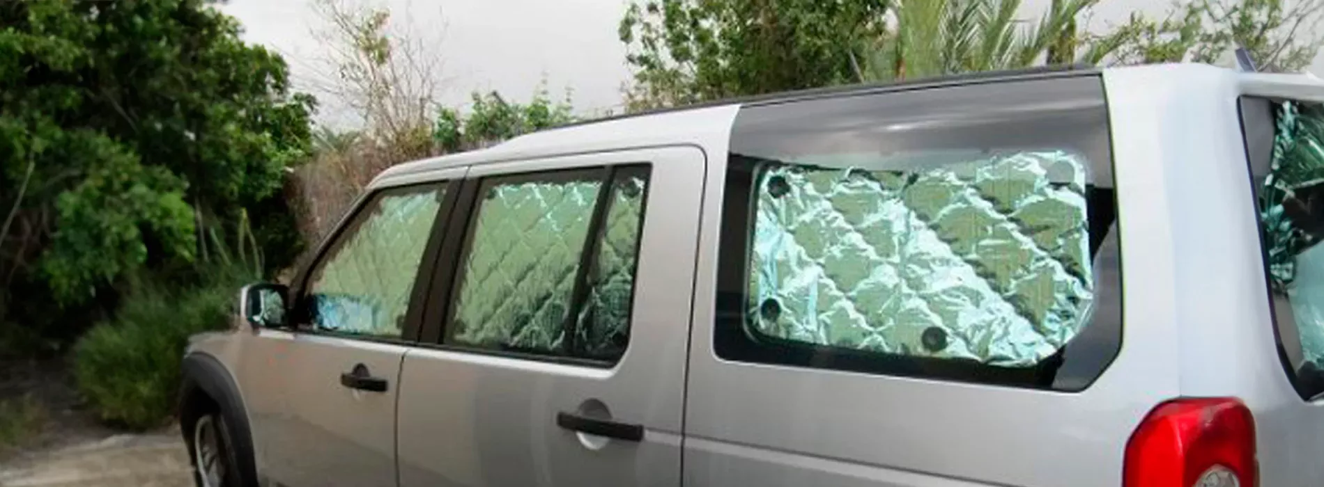 James Baroud Window Insulation Kit installed in a vehicle, optimizing temperature control - Outside view