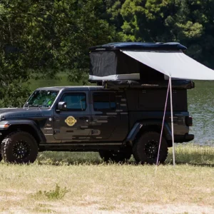 James Baroud Frontier Awning Being Used On a Jeep Banner