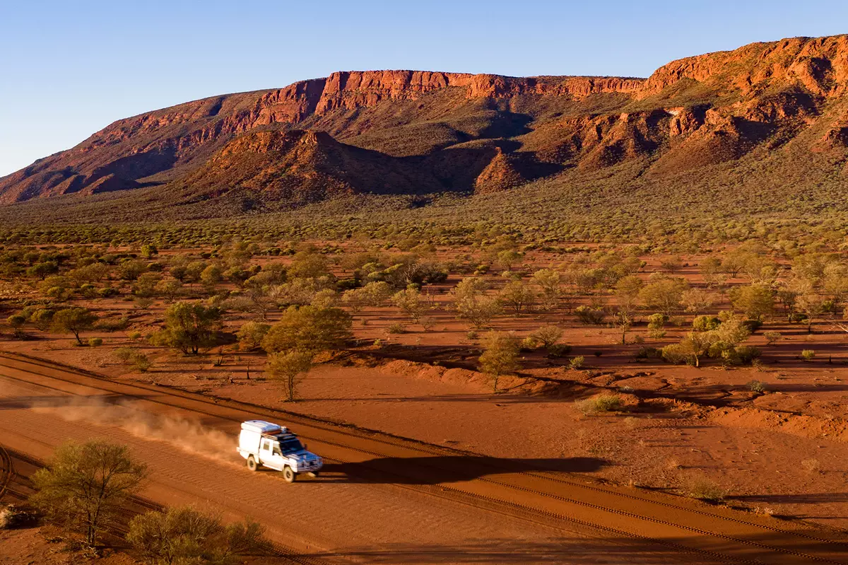 Sen Scott @seanscottphotography on the Outback Way with his James Baroud gear