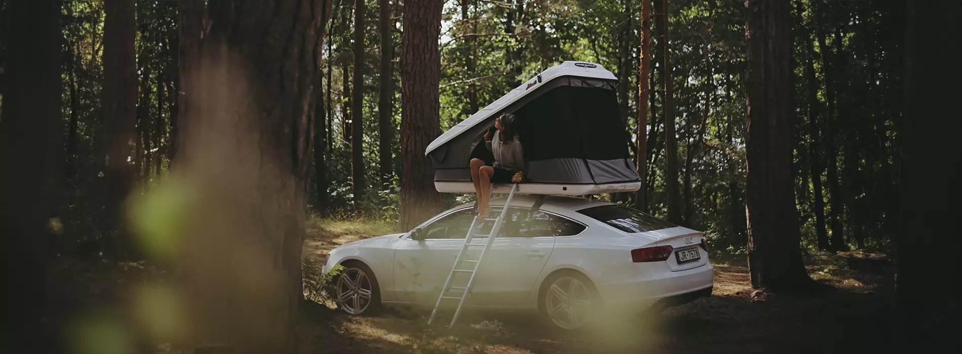 James Baroud Space mounted on a luxury car