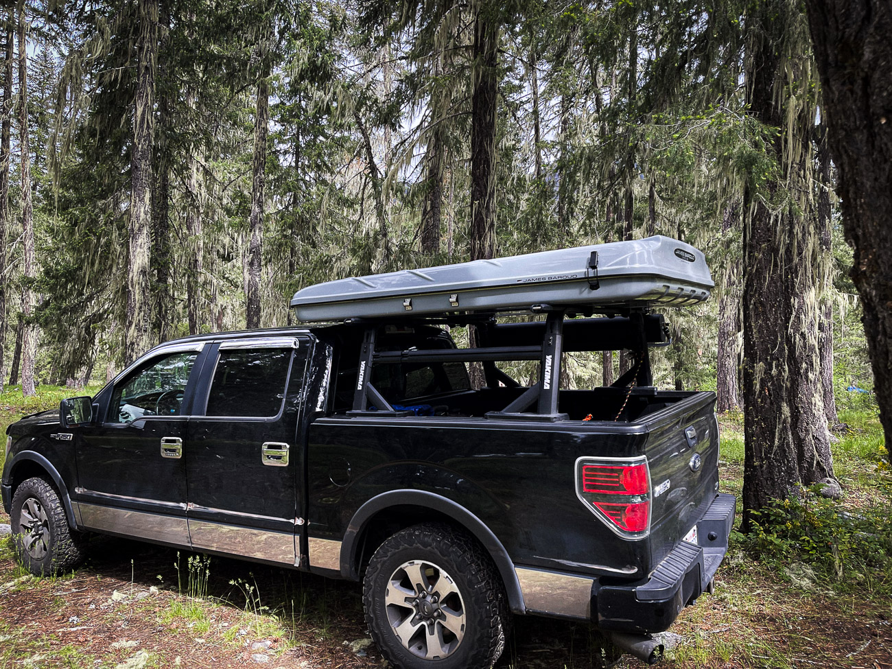 James Baroud Space XL tent installed on Deran Garabedian's car bed rack