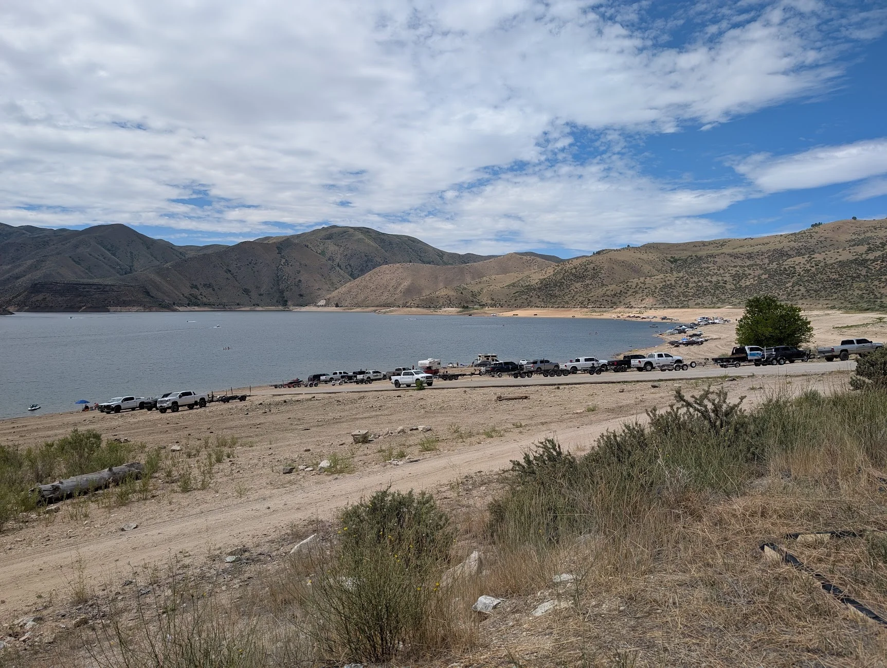 The rear of David's Colorado ZR2 with the Magma closed on top